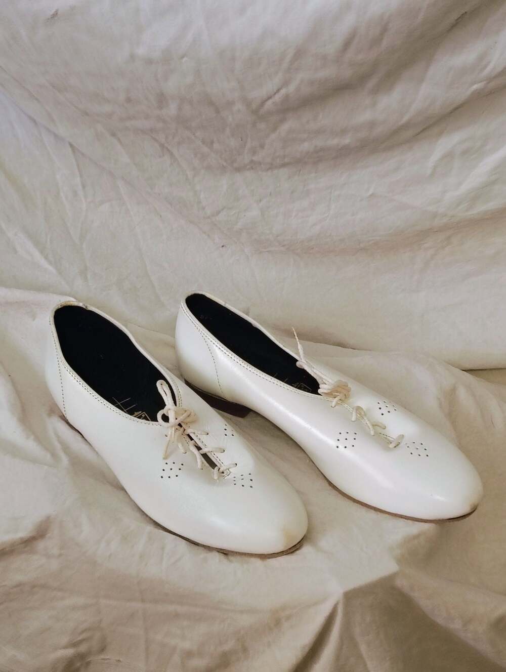 Tic-Tac-Toes White Leather Dance Shoes Oxford Lace-Up Size 8 Med